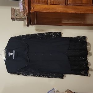 Beautiful Wrapper USA 2 piece Jacket/skirt set Sz 7/8 Black & Lace